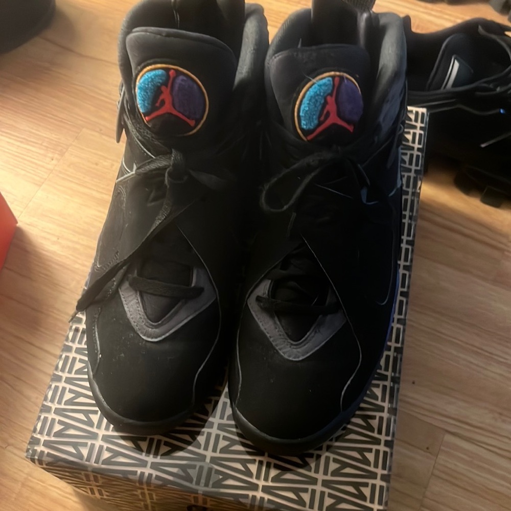 Aqua 8s